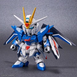 Maquette SD Gundam EX-Standard Rising Freedom Gundam